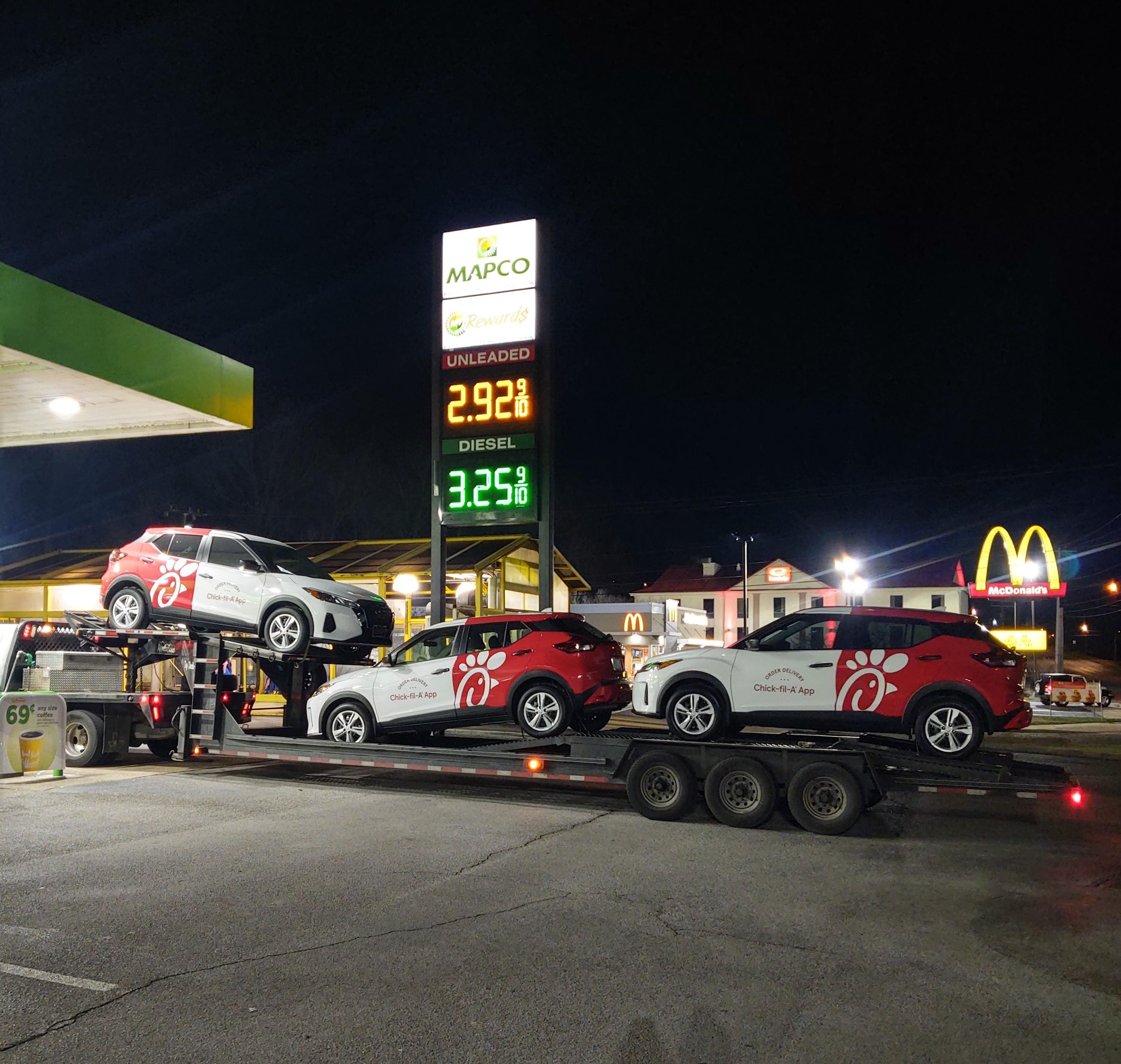 Which is Better, Crew or Solo? The In-house Delivery Dilemma