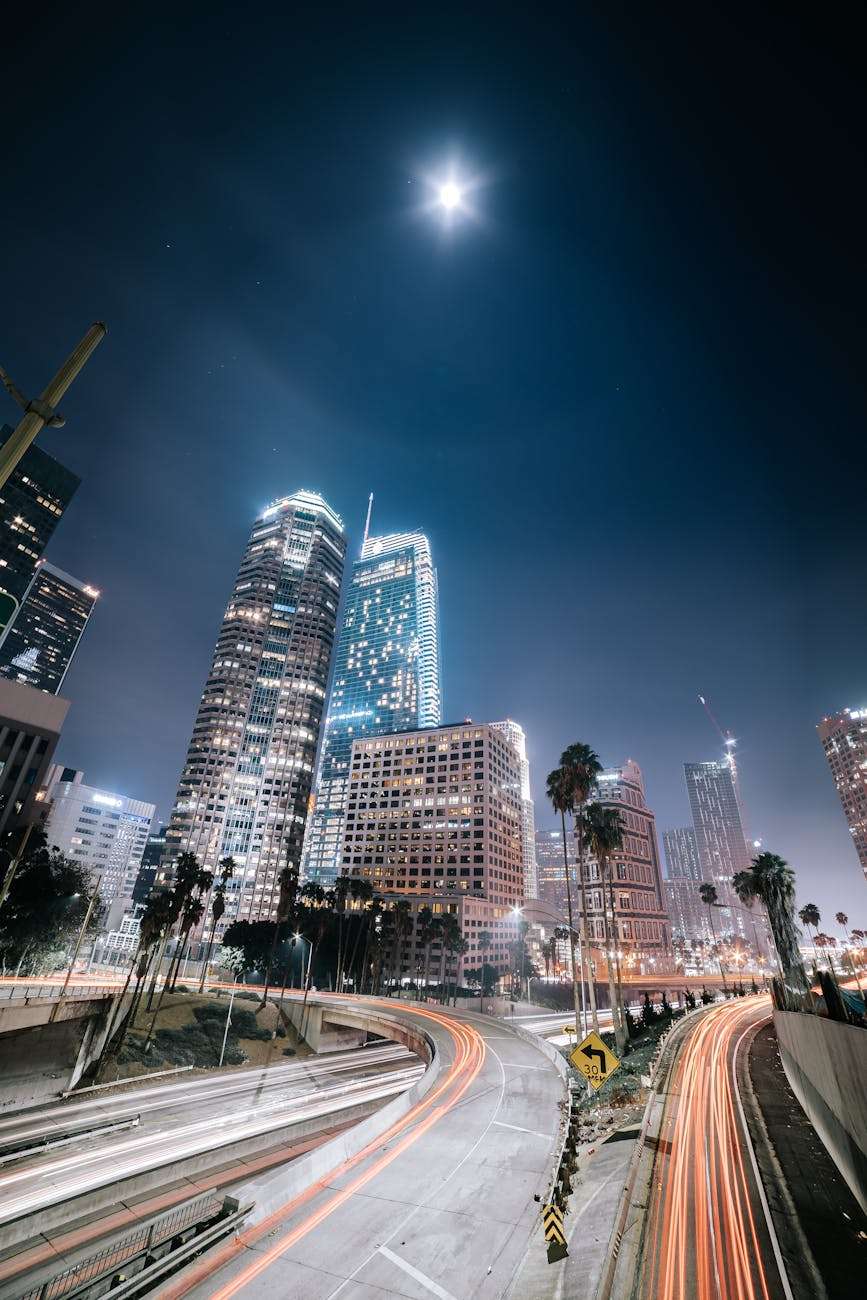 The full moon dust off – Tales of the Courier